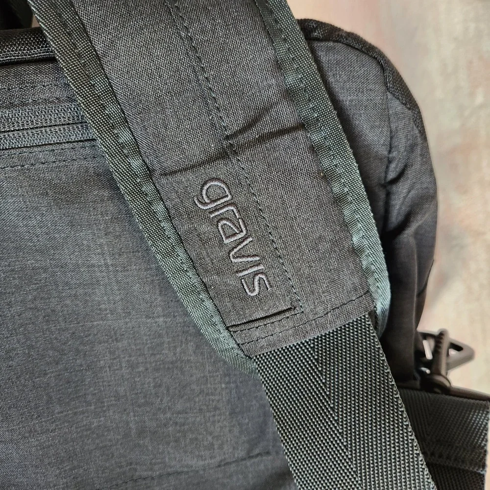 Gravis Commuter Laptop Bag - Briefcase - Messenger - Crossbody